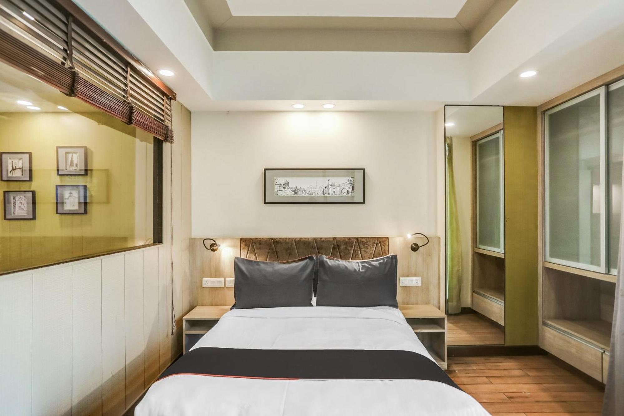 Collection O Limewood Stay 구르가온 외부 사진