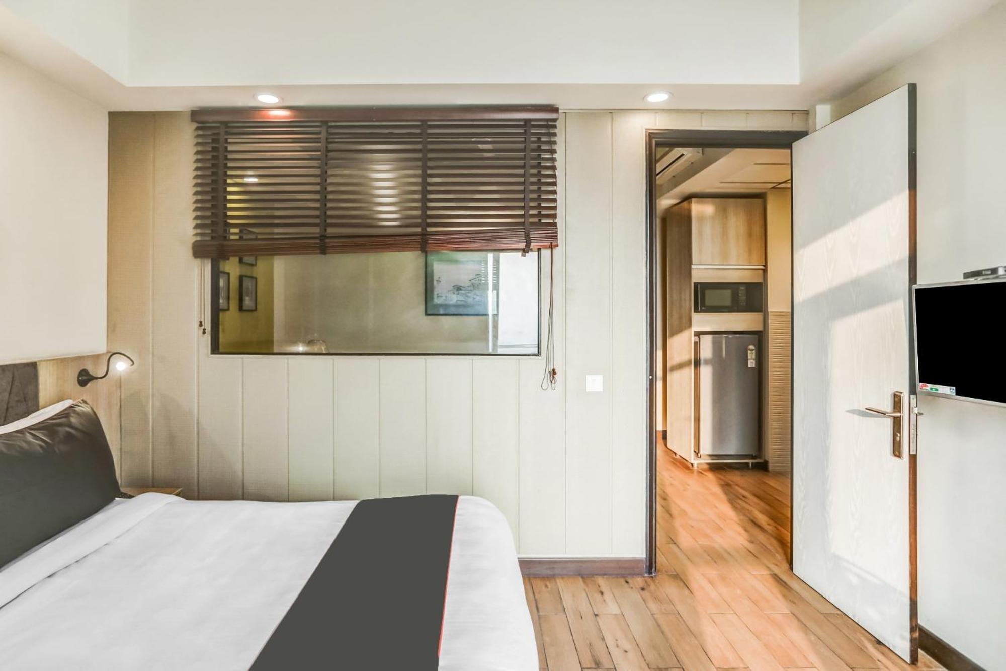 Collection O Limewood Stay 구르가온 외부 사진