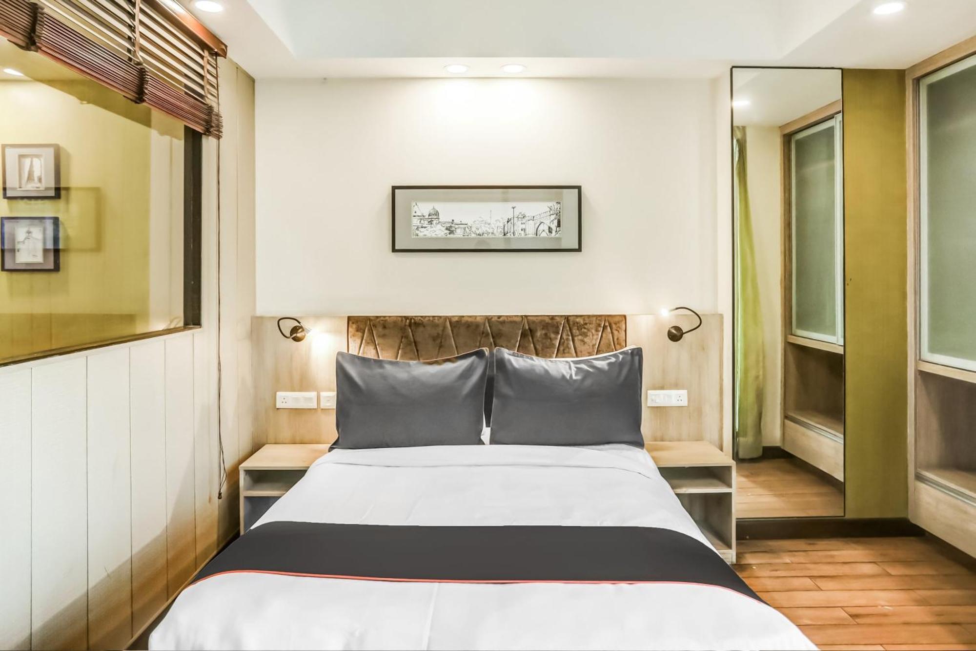 Collection O Limewood Stay 구르가온 외부 사진