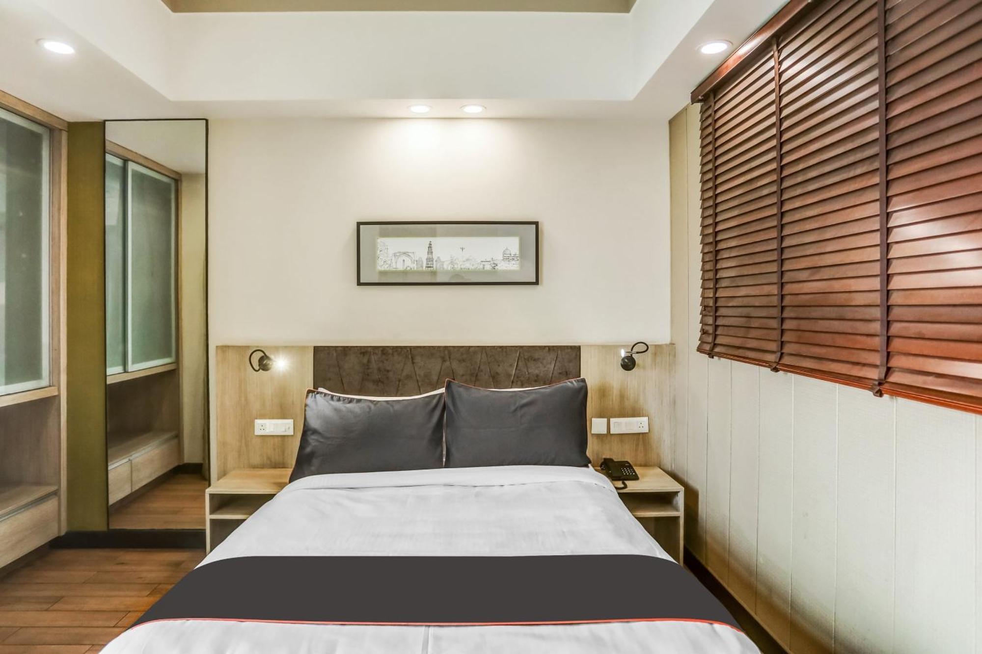 Collection O Limewood Stay 구르가온 외부 사진
