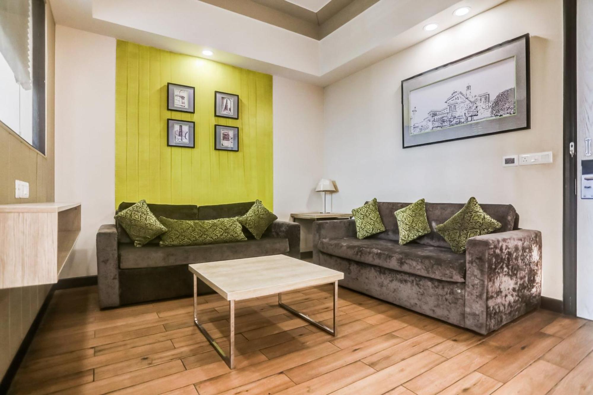 Collection O Limewood Stay 구르가온 외부 사진